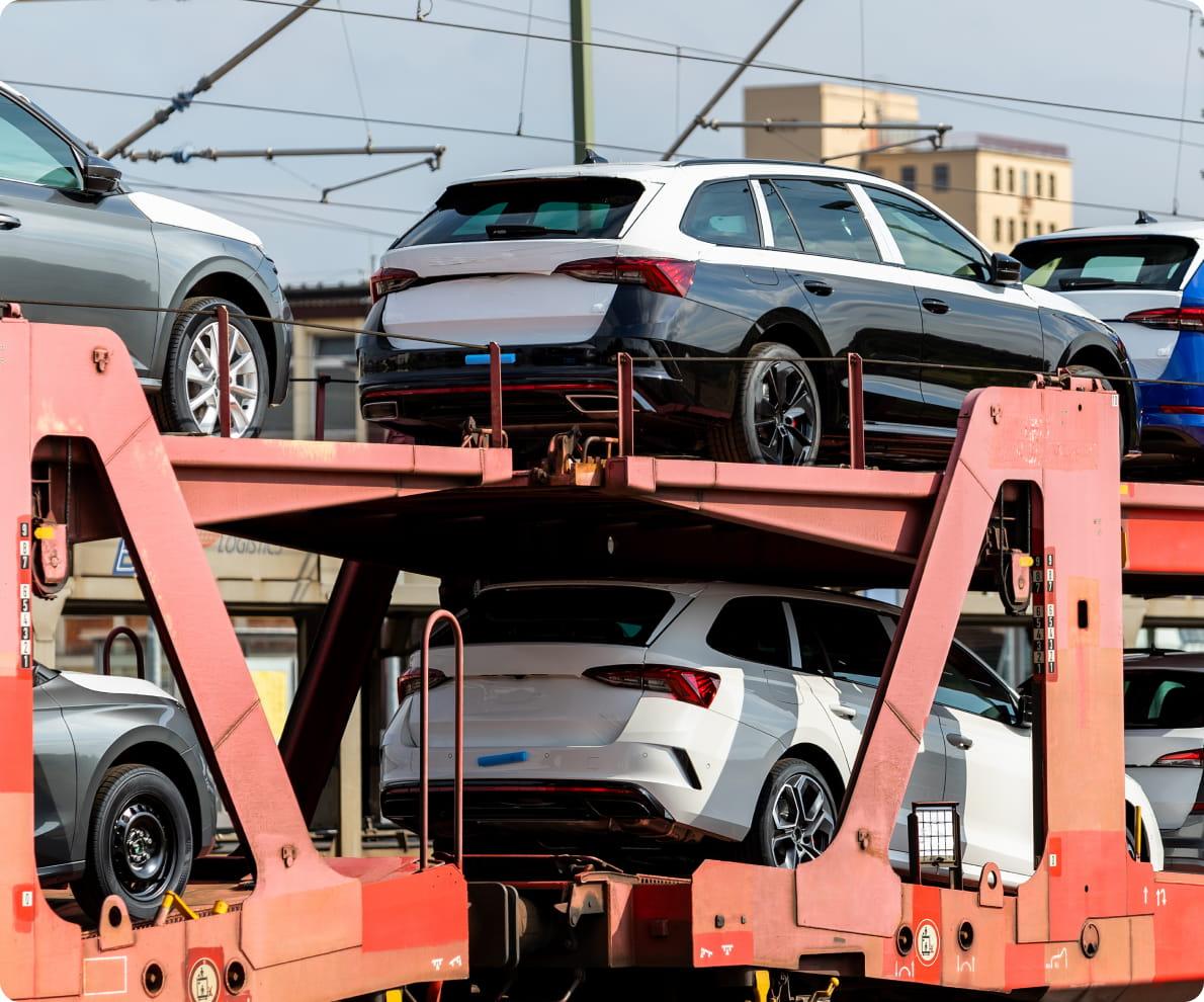 what-is-classic-and-exotic-car-shipping-image what-is-auto-transport-image